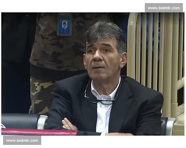 球队积分榜动态：激烈竞争下的排名变化与争夺焦点解析