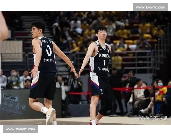 篮板拼抢决定胜负关键时刻逆转引爆全场观众热情